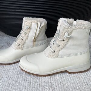 Sperry Cream Sherpa-Lined Waterproof Lace-Up Ankle Boots